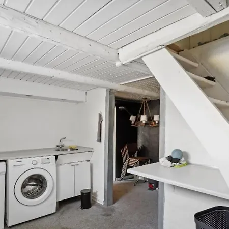 Helt Hus Med Meget Plads Og Have Holstebro