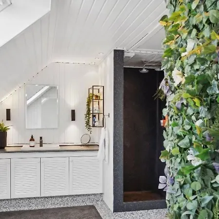 Helt Hus Med Meget Plads Og Have *