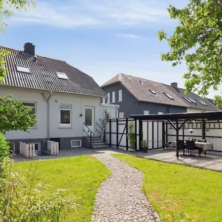 Helt Hus Med Meget Plads Og Have * Holstebro